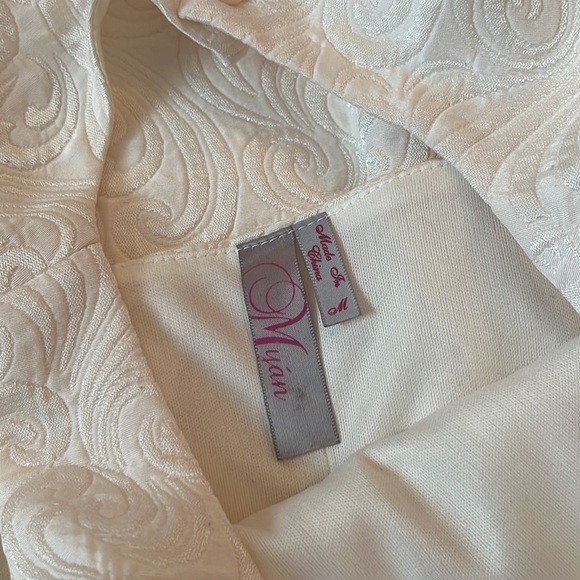 Francesca’s Ivory Textured Dress - Picture 6 of 6